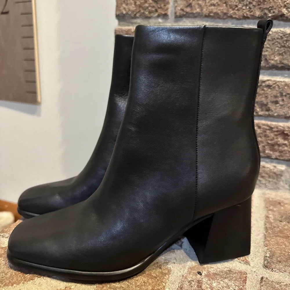 Marc Fisher LTD Floria Womens Boots Sz 6.5 Black Leather Side Zip Block Heel